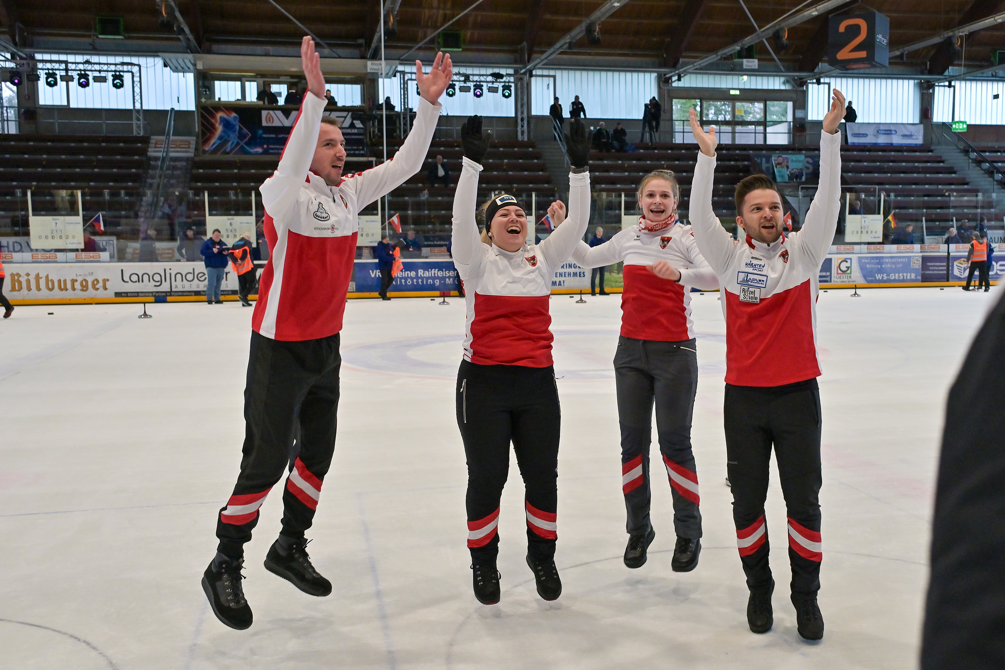 Gold im Team Mixed Bewerb – 2 x Silber in den Teambewerben