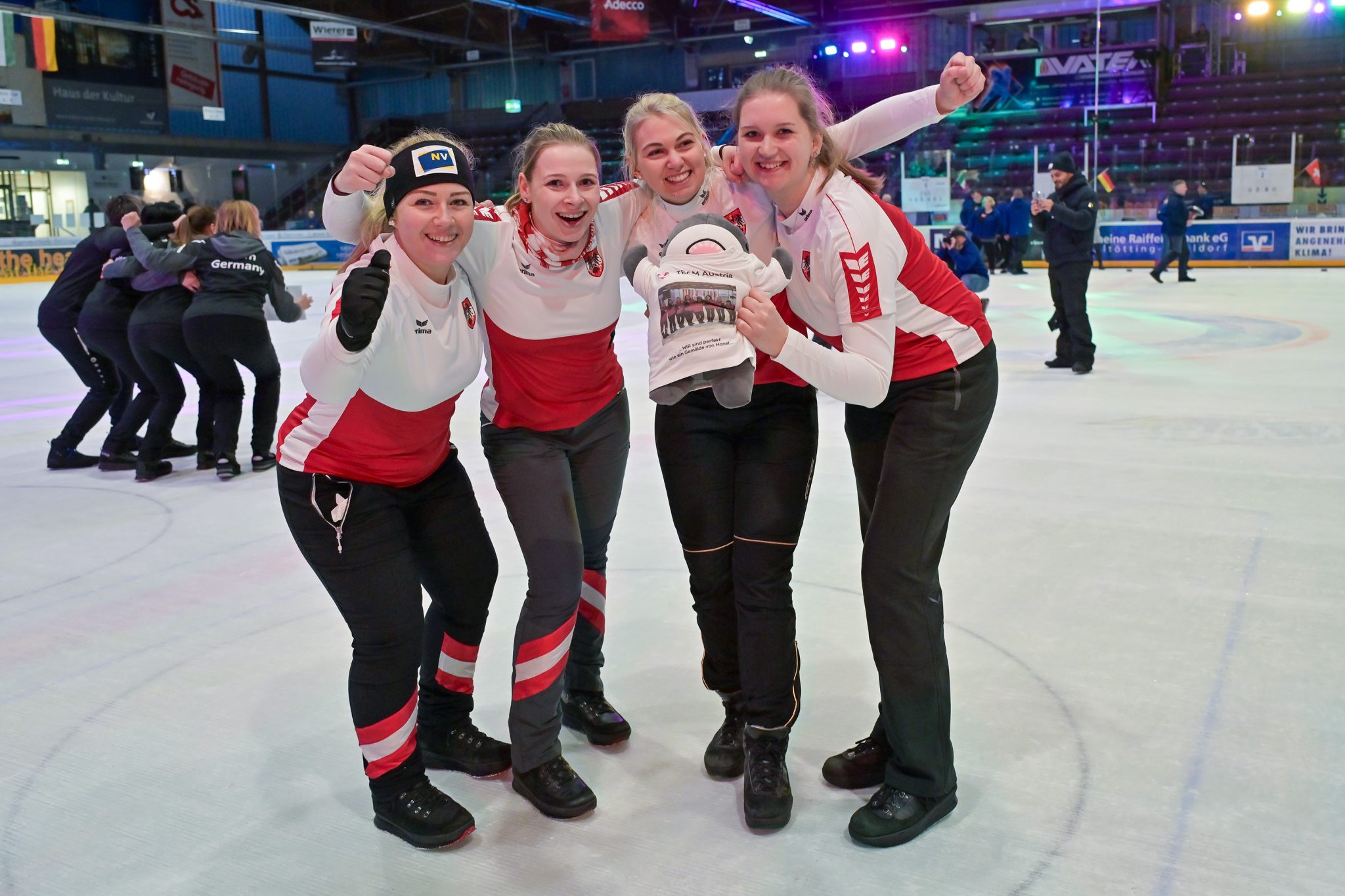 Gold im Team Mixed Bewerb – 2 x Silber in den Teambewerben