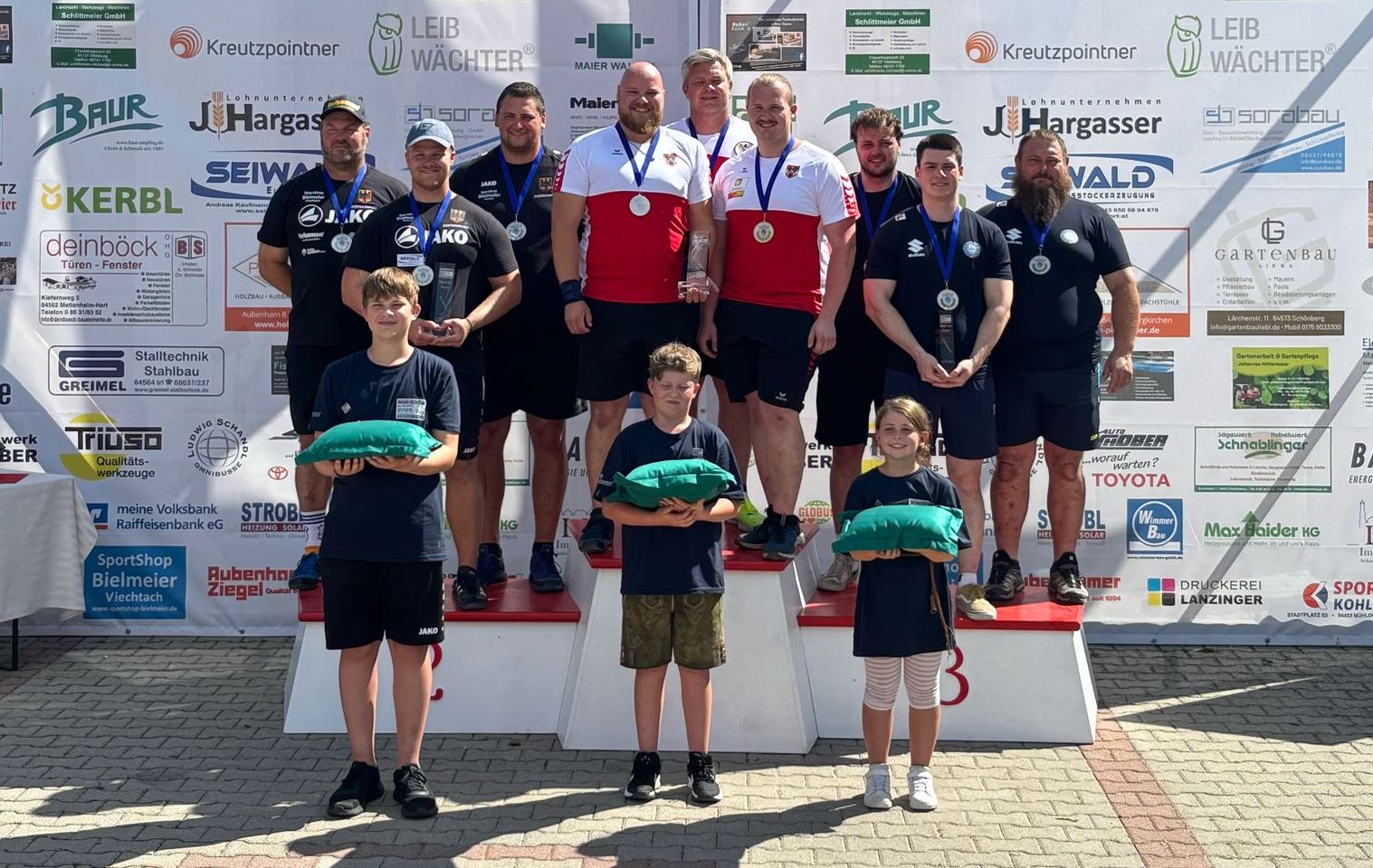 Österreich triumphiert beim Europacup im Weitenwettbewerb in Oberbergkirchen