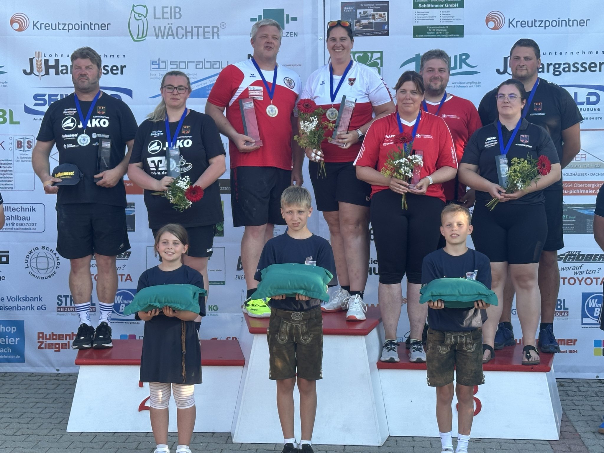 Österreich triumphiert beim Europacup im Weitenwettbewerb in Oberbergkirchen