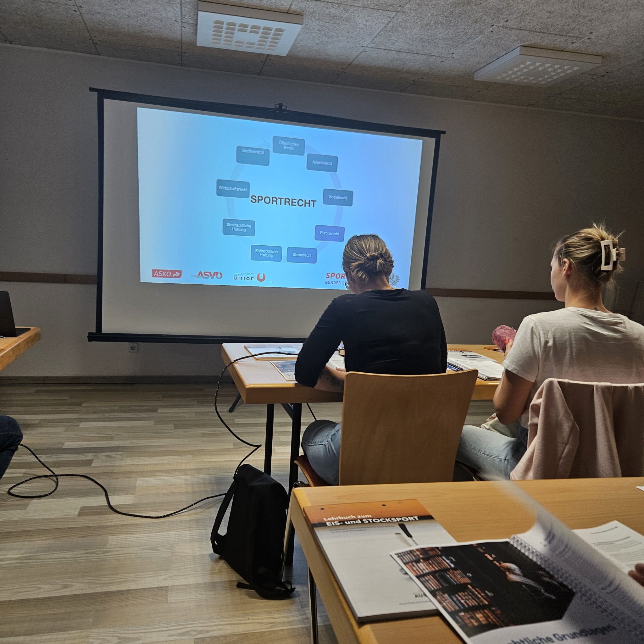 Neue Übungsleiter für Eis- und Stocksport in Liebenfels ausgebildet Neue Übungsleiter für Eis- und Stocksport in Liebenfels ausgebildet