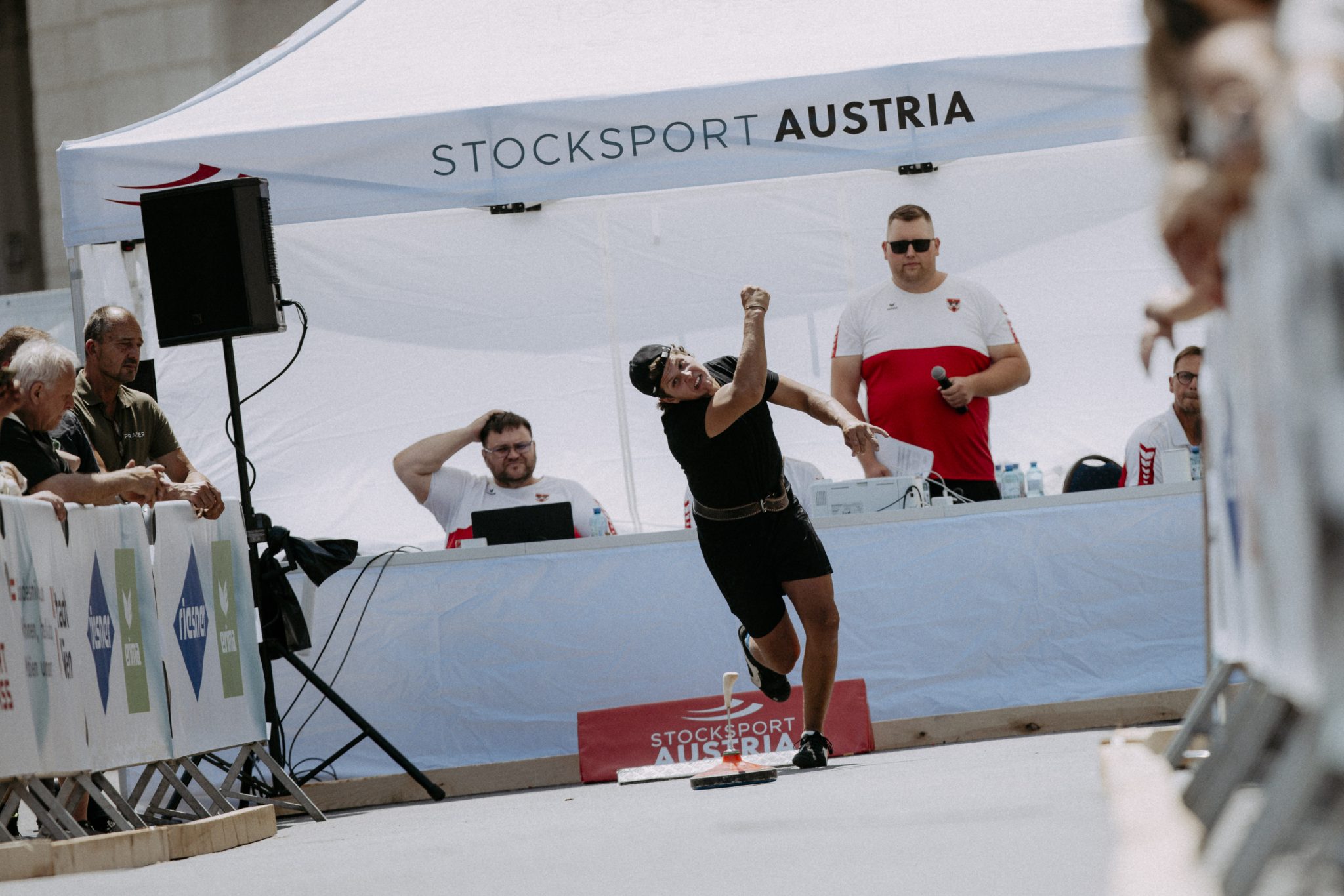 Neubauer und Stampfl sichern sich die Meistertitel am Wiener Rathausplatz Neubauer und Stampfl sichern sich die Meistertitel am Wiener Rathausplatz