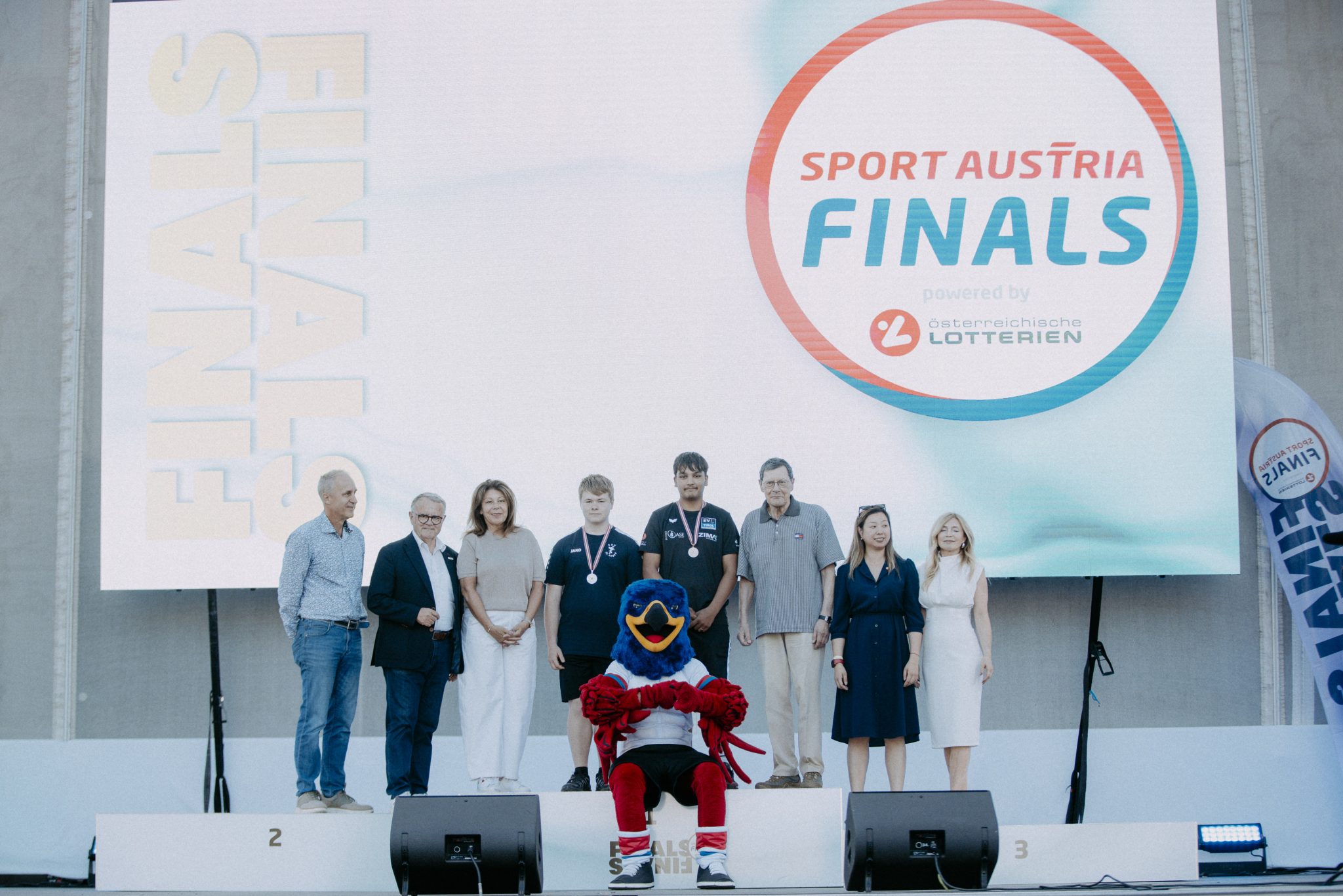 Neubauer und Stampfl sichern sich die Meistertitel am Wiener Rathausplatz Neubauer und Stampfl sichern sich die Meistertitel am Wiener Rathausplatz