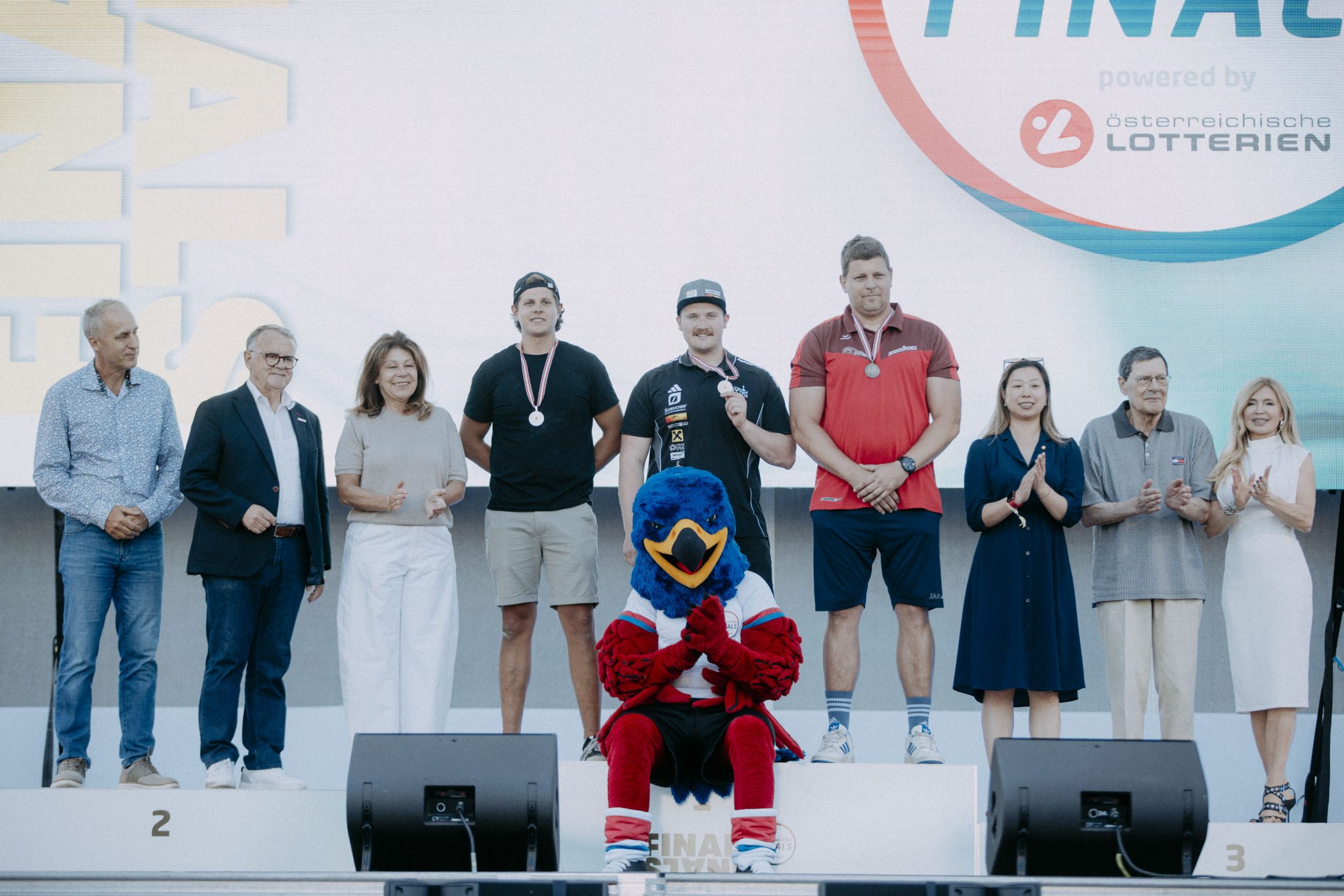 Neubauer und Stampfl sichern sich die Meistertitel am Wiener Rathausplatz Neubauer und Stampfl sichern sich die Meistertitel am Wiener Rathausplatz