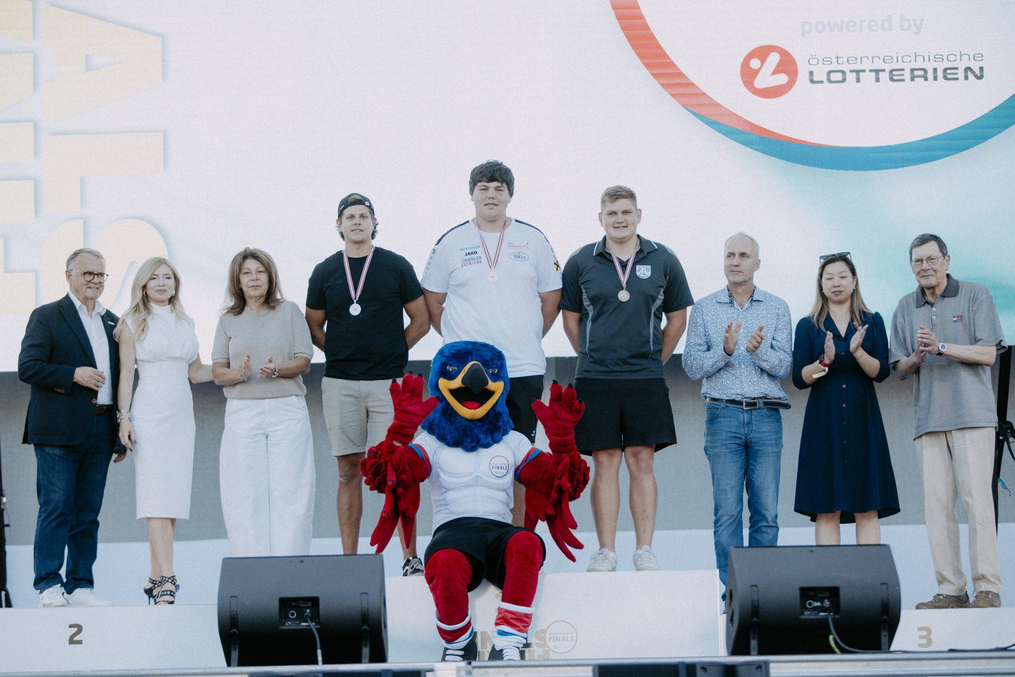 Neubauer und Stampfl sichern sich die Meistertitel am Wiener Rathausplatz Neubauer und Stampfl sichern sich die Meistertitel am Wiener Rathausplatz