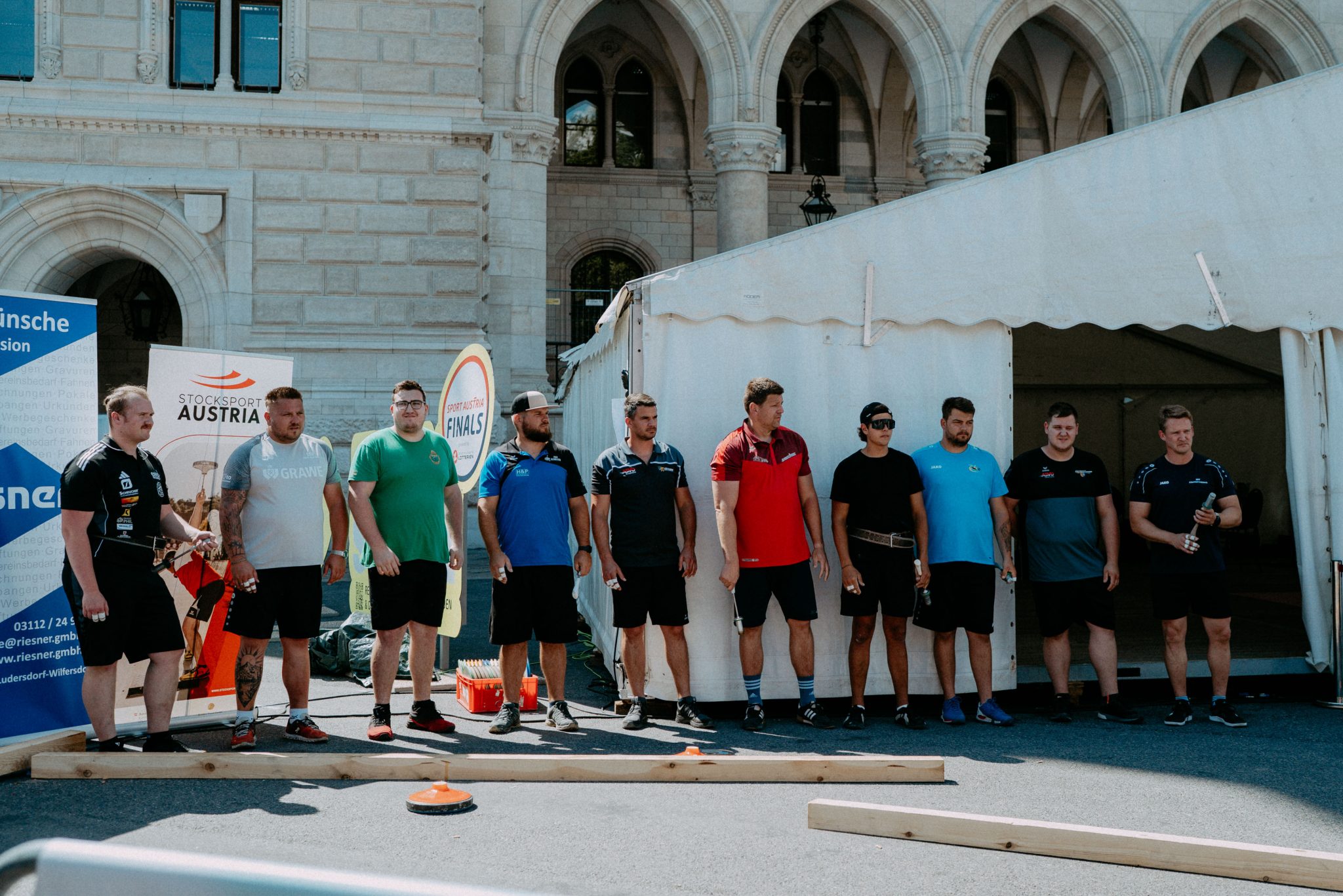 Neubauer und Stampfl sichern sich die Meistertitel am Wiener Rathausplatz Neubauer und Stampfl sichern sich die Meistertitel am Wiener Rathausplatz