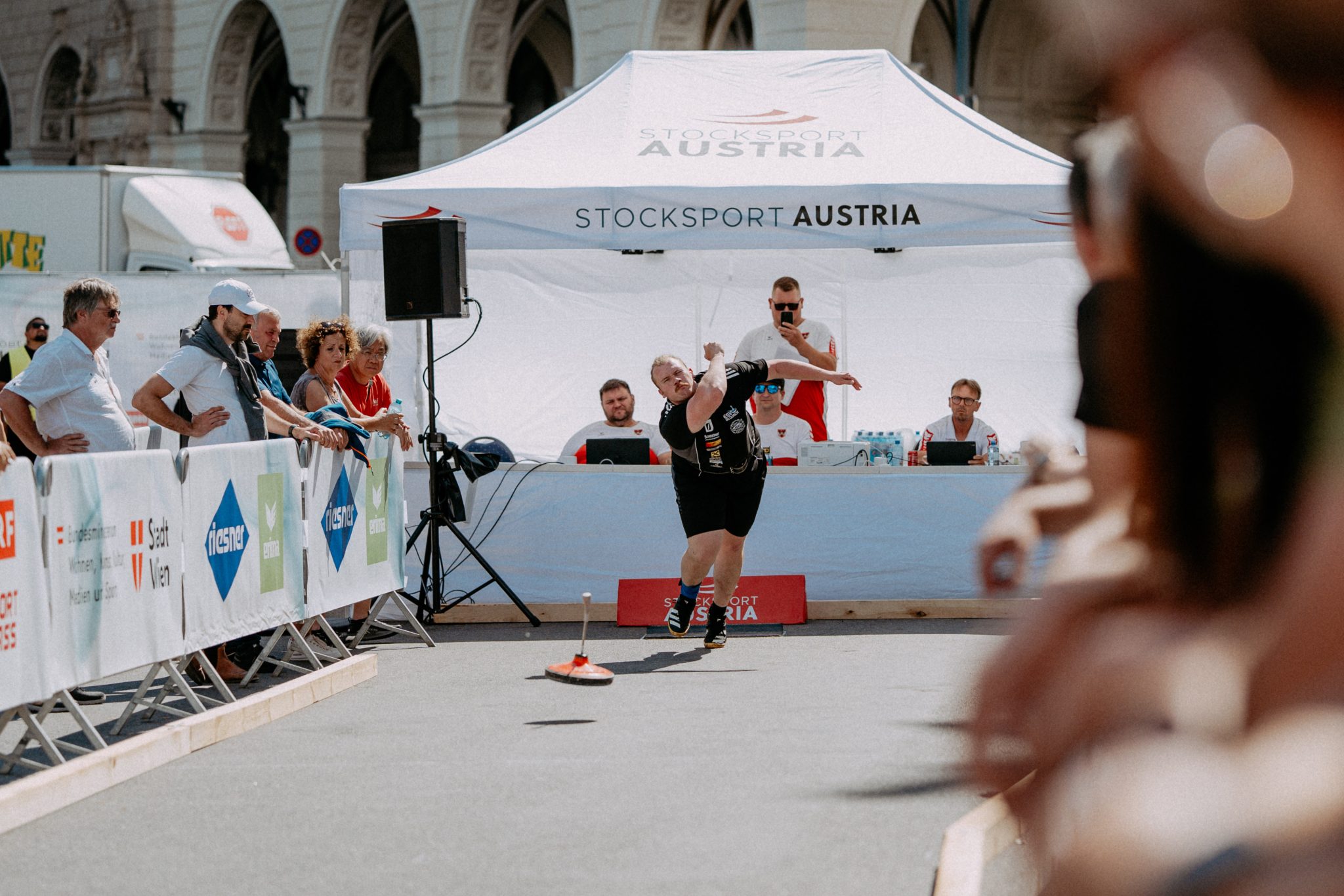 Neubauer und Stampfl sichern sich die Meistertitel am Wiener Rathausplatz Neubauer und Stampfl sichern sich die Meistertitel am Wiener Rathausplatz