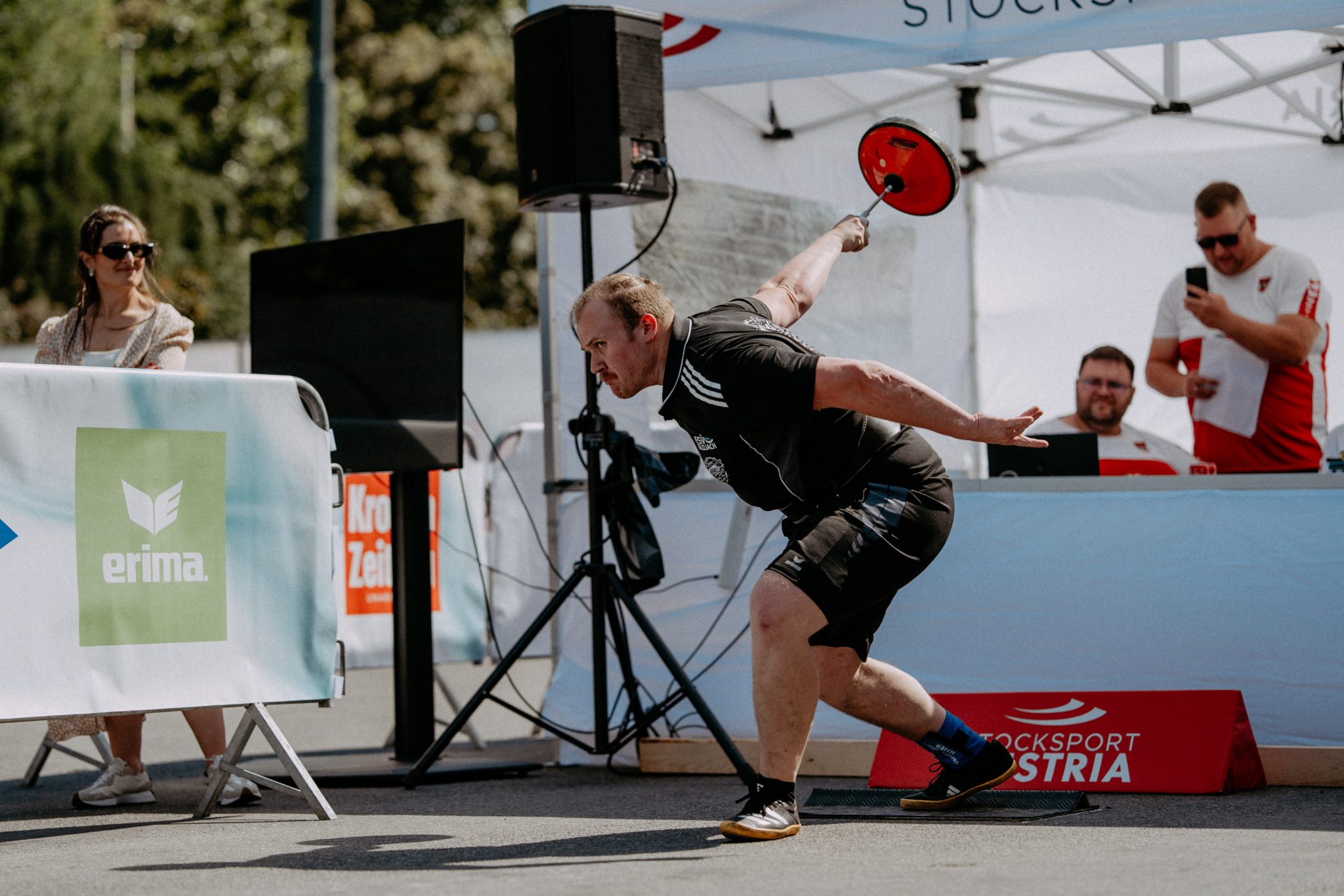 Neubauer und Stampfl sichern sich die Meistertitel am Wiener Rathausplatz Neubauer und Stampfl sichern sich die Meistertitel am Wiener Rathausplatz