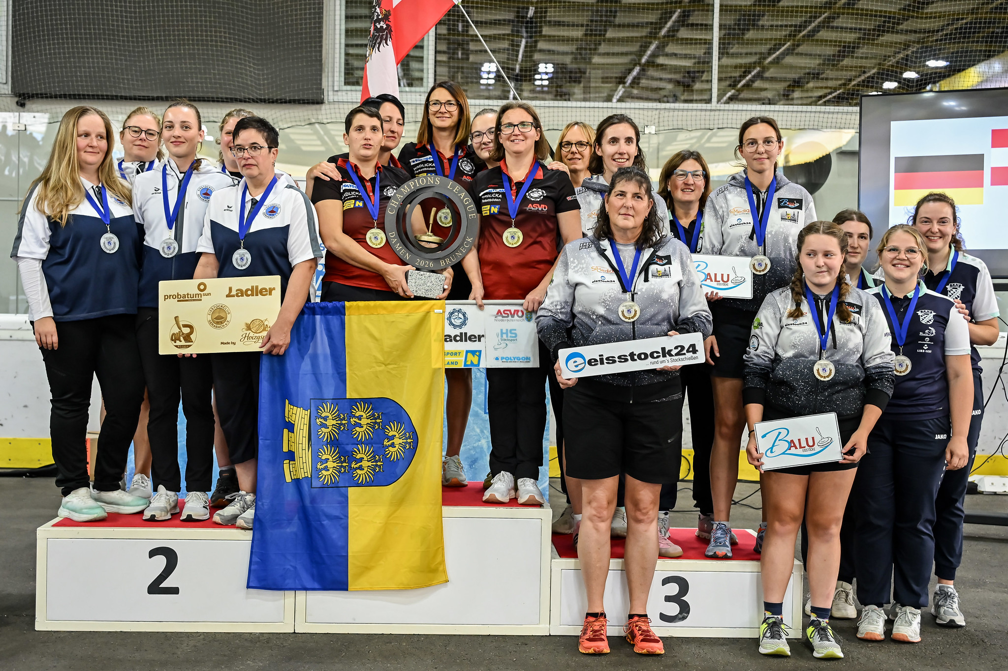 Neustift-Innermanzing erstmals Champions-League-Sieger – die Sammlung ist komplett Neustift-Innermanzing erstmals Champions-League-Sieger – die Sammlung ist komplett