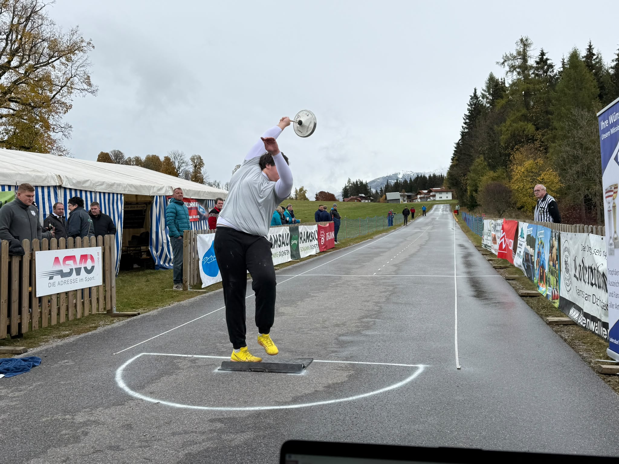 Stocksport-Action vor der Kulisse des Dachsteins! Stocksport-Action vor der Kulisse des Dachsteins!