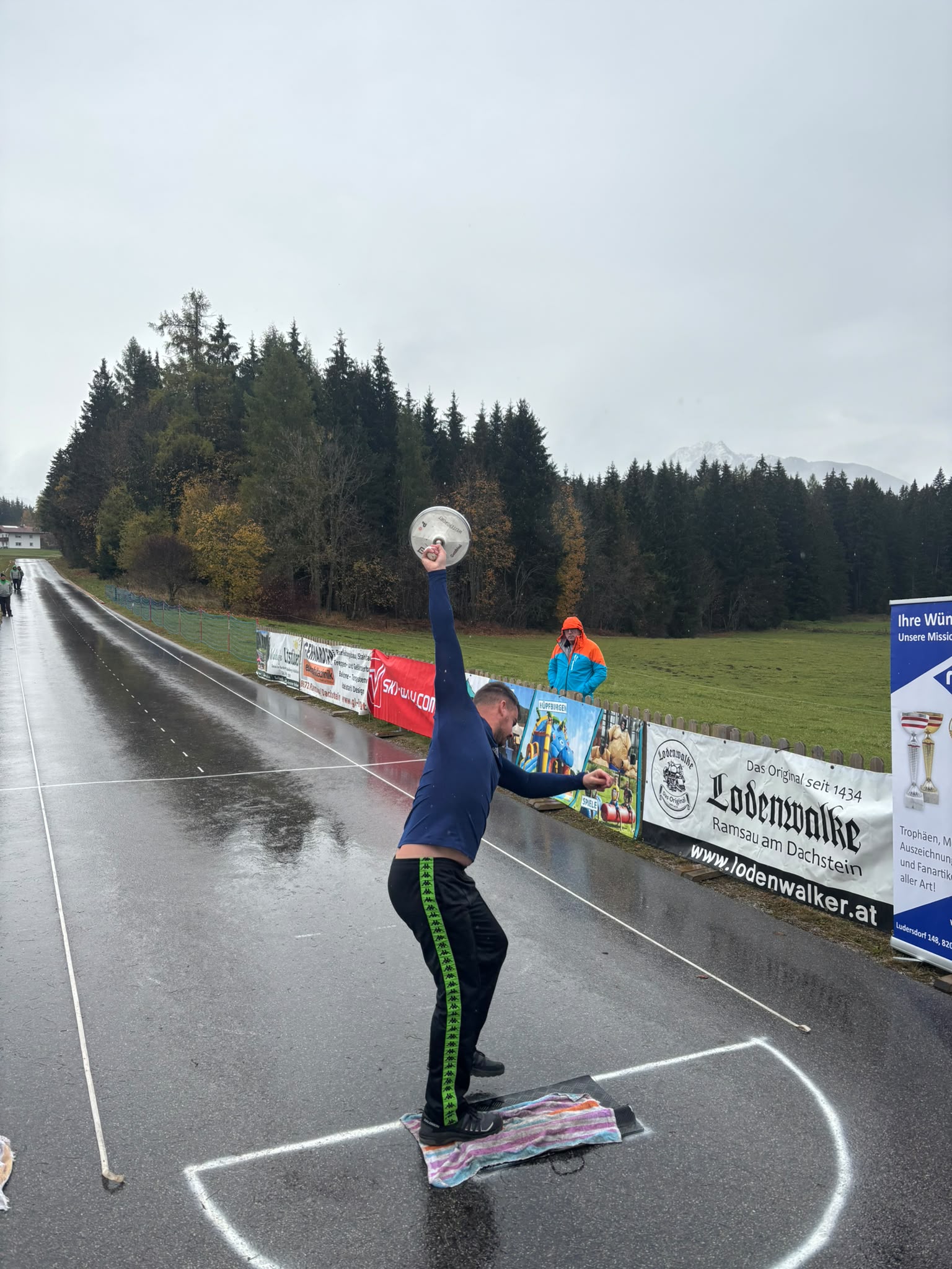 Stocksport-Action vor der Kulisse des Dachsteins! Stocksport-Action vor der Kulisse des Dachsteins!